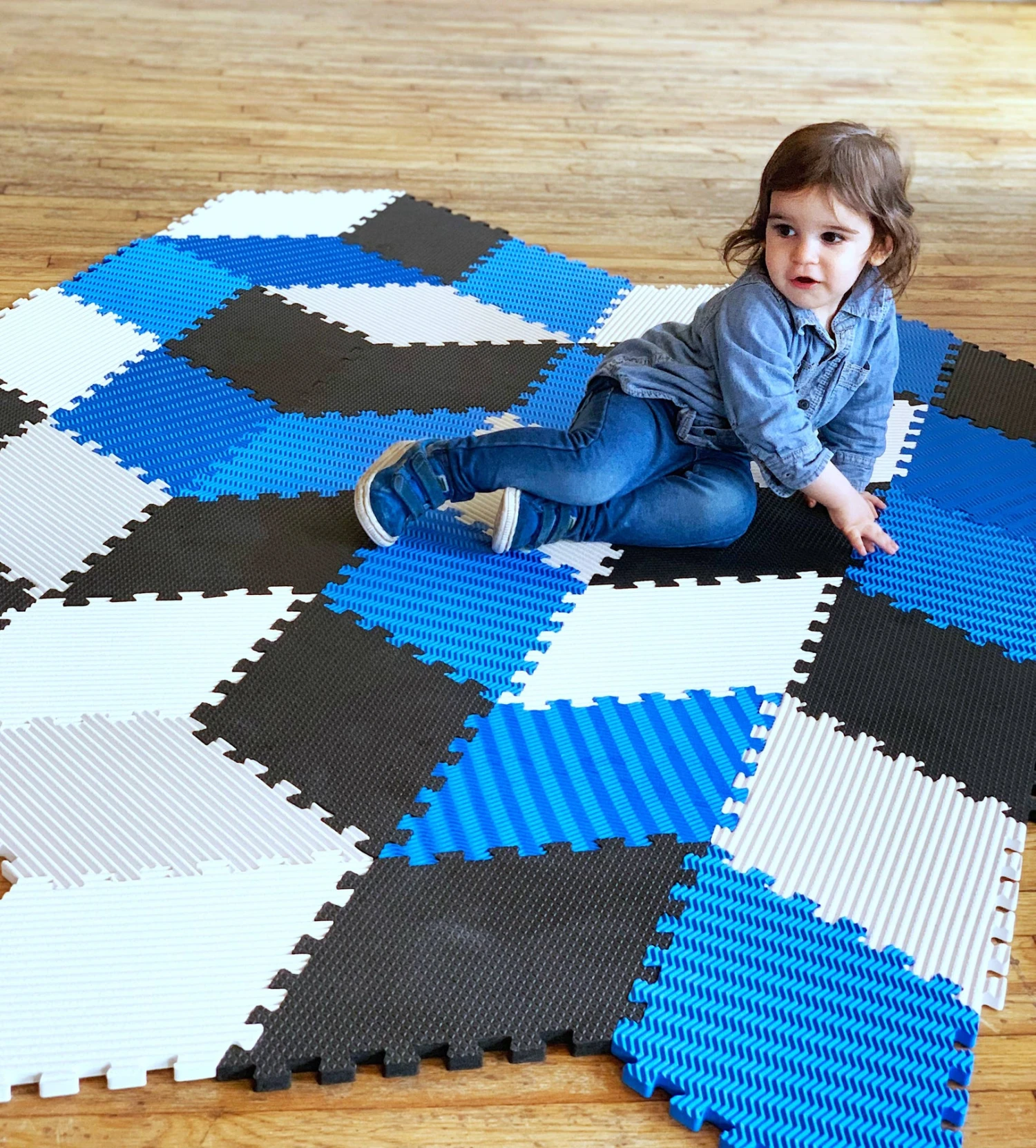 Tadpoles 36 Piece Rhombus Foam Play Mat Set, Blue/White/Grey 4 Tadpoles 36 Piece Rhombus Foam Play Mat Set, Blue/White/Grey - Image 4